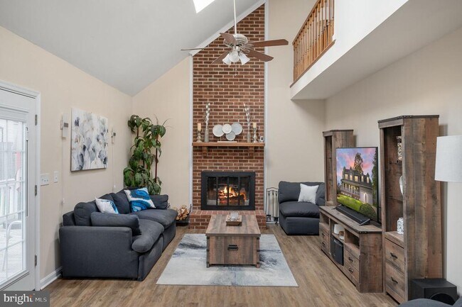 Building Photo - 15 Owen St