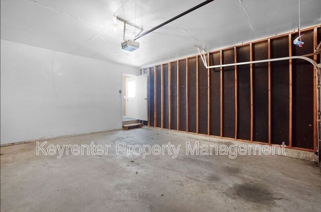 Building Photo - 15593 Fox Plains Dr