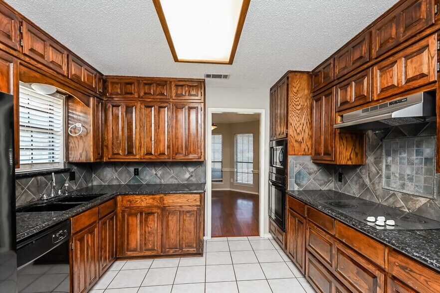 Building Photo - 7709 Harmony Dr