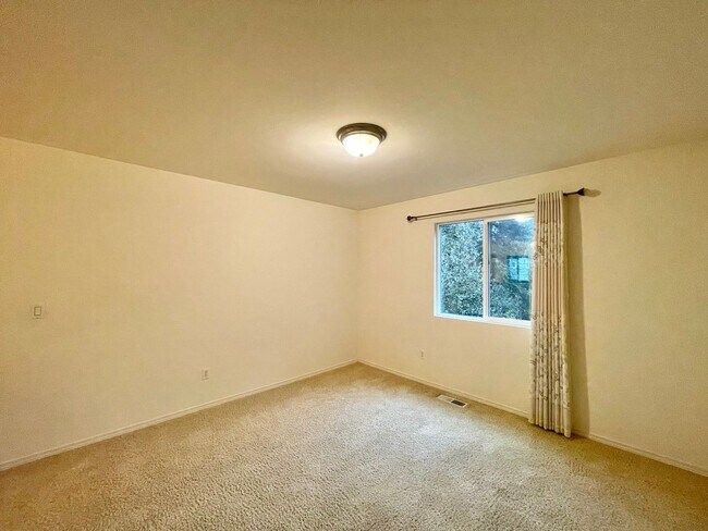 Building Photo - Great Home For Rent