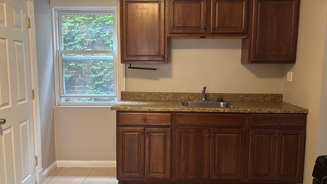 Building Photo - 12010 Paul Ave