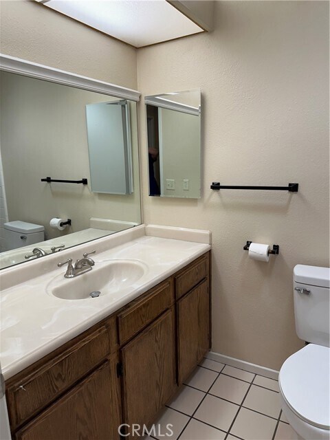 Building Photo - 538 Iris St