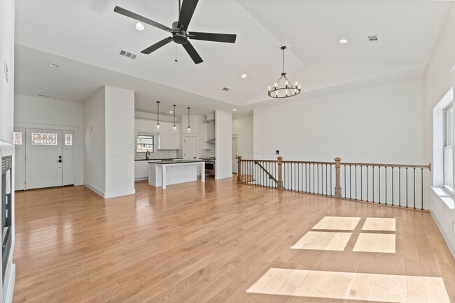 Building Photo - 11 Pagham Ln
