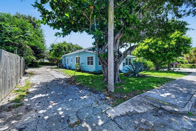 Building Photo - 3714 Morton Ave