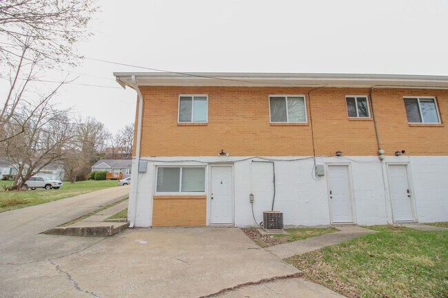 Building Photo - 6-8 Fyfer Pl.