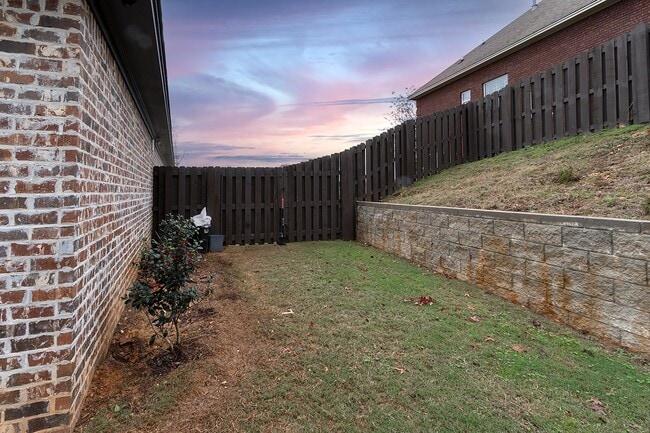 Building Photo - Millbrook Rental!