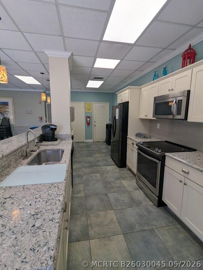Building Photo - 2121 N Ocean Blvd