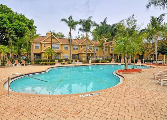 Building Photo - ALTAMONTE SPRINGS:Gated community, Ground ...