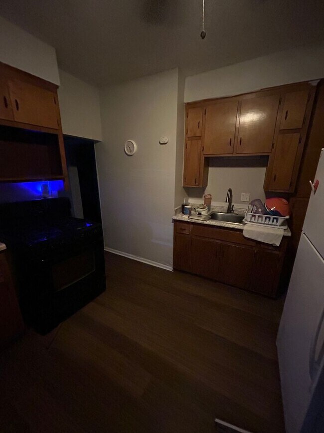 Building Photo - 201 N 16 St