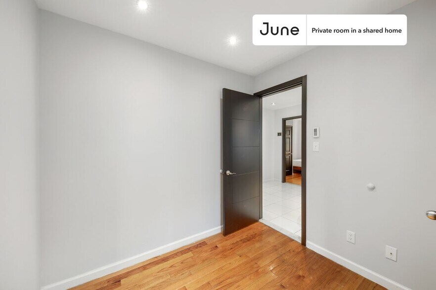 Building Photo - Room in Shared 4 bed/2 bath home