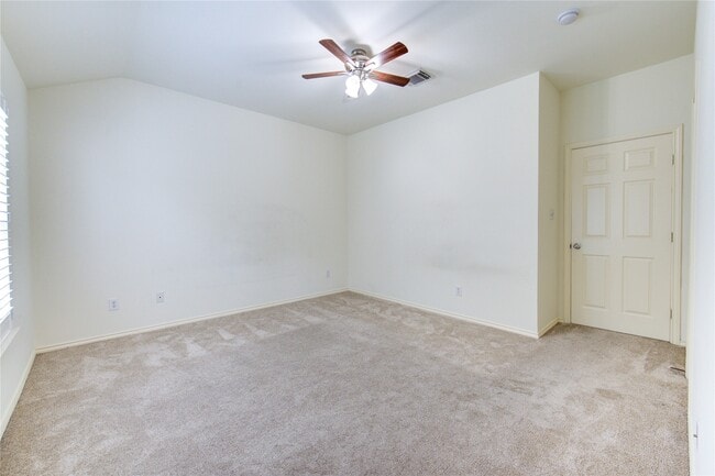 Building Photo - 830 W Heights Hollow Ln