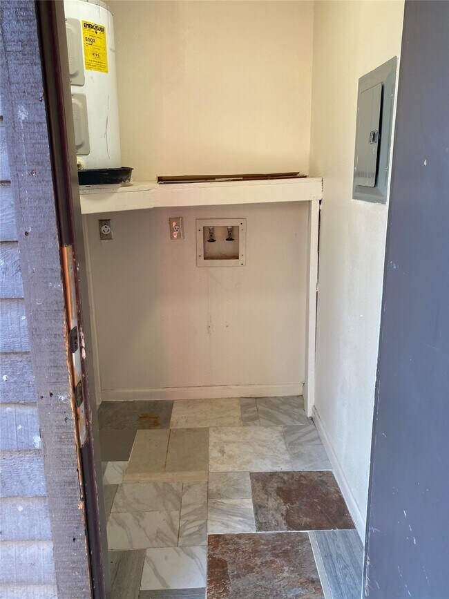 Building Photo - 7200 T C Jester Blvd