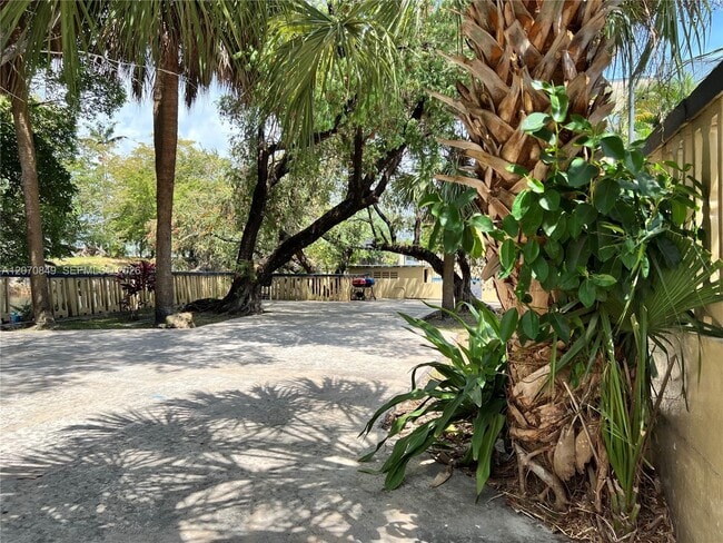 Building Photo - 4301 NW S Tamiami Canal Dr