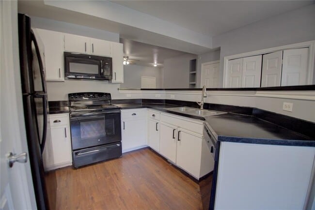 Building Photo - 2320 Gracy Farms Ln