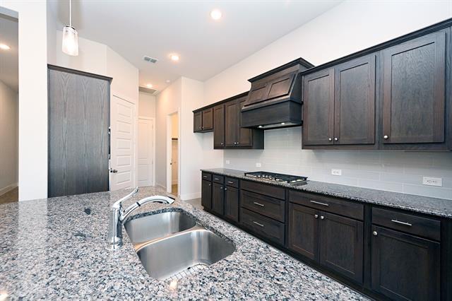 Building Photo - 2613 Chevy Chase Dr