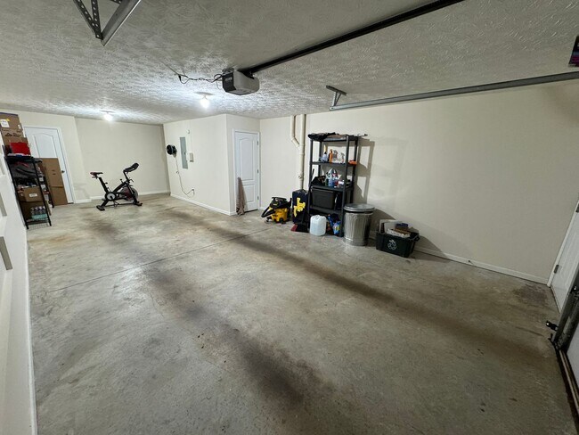Building Photo - Whitehall Villages Townhome Available