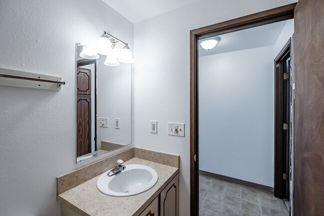 Building Photo - 415-01 Krasilovsky