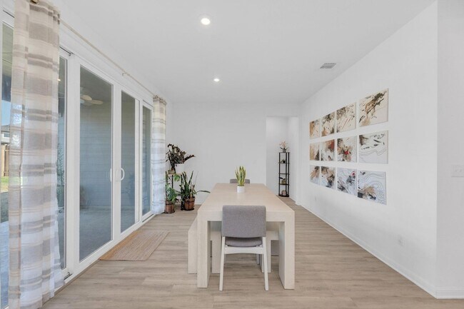 Building Photo - 20704 John Gill Dr