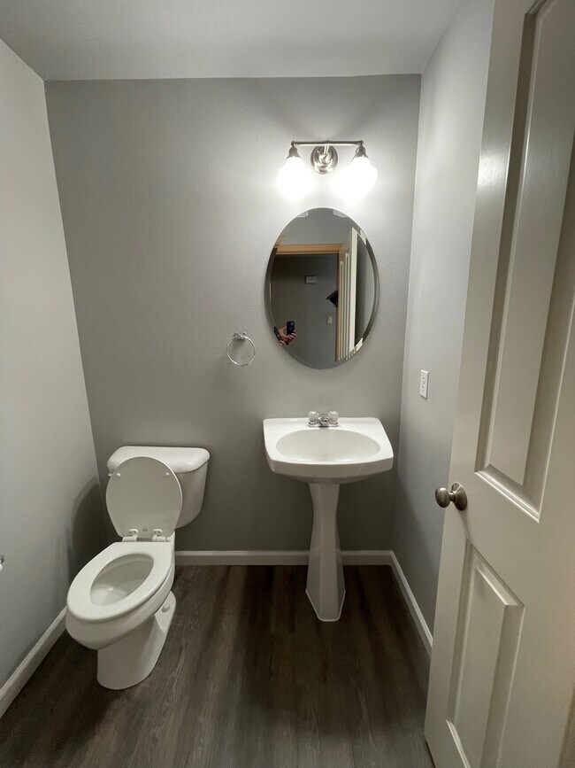 Powder Room - 28120 239th Plz SE