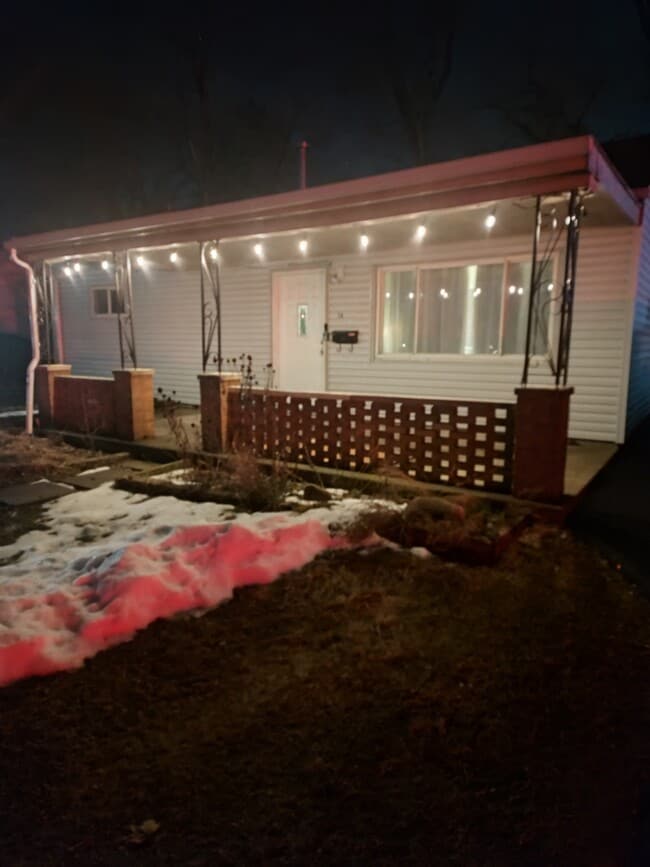 Building Photo - 14 Redbank Dr