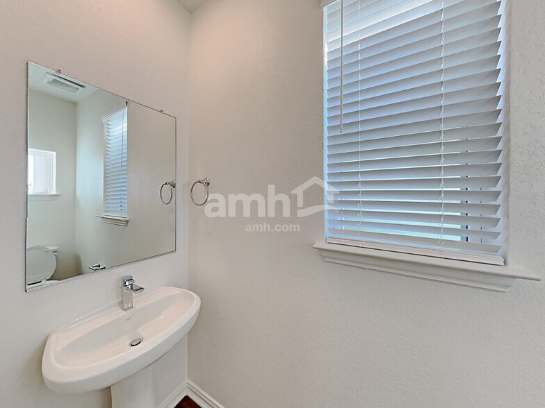 Building Photo - 372 Aspen Waters