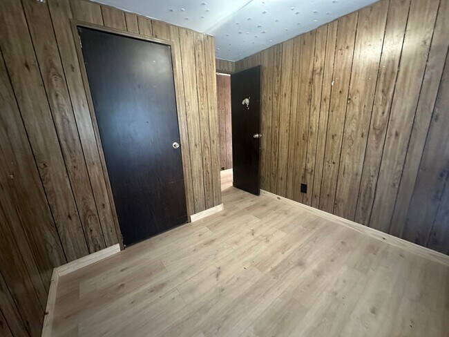 Building Photo - 450 Harmon Ln