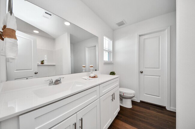 Building Photo - 25927 Chicory Dr