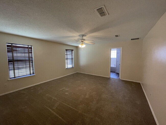 Building Photo - 1605 Kirby Ave