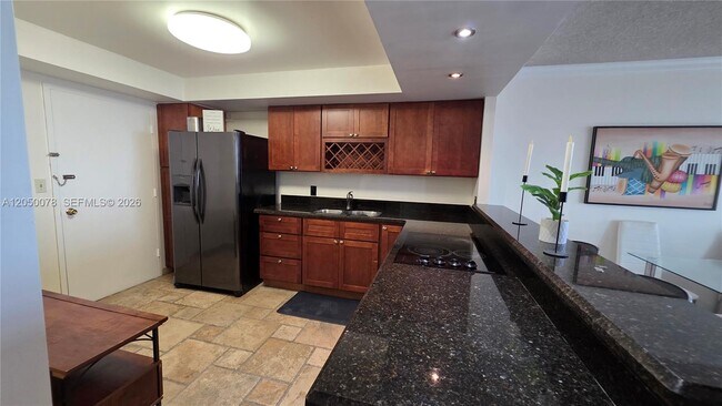 Building Photo - 1301 NE Miami Gardens Dr