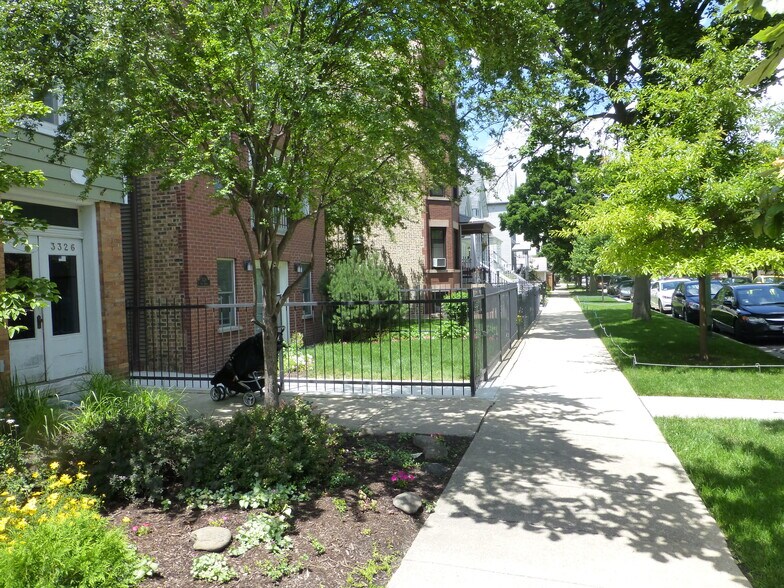 Building Photo - 3326 N Bell Ave