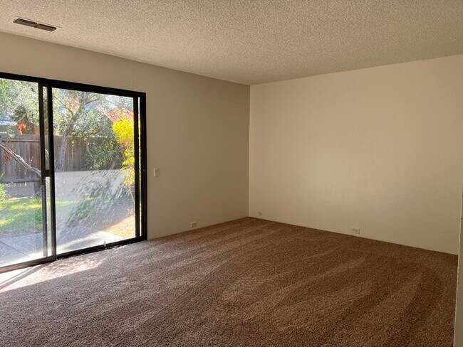 Building Photo - 4745 Olive Oak Way