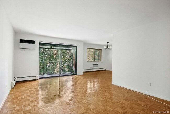 Building Photo - 500 Central Park Ave