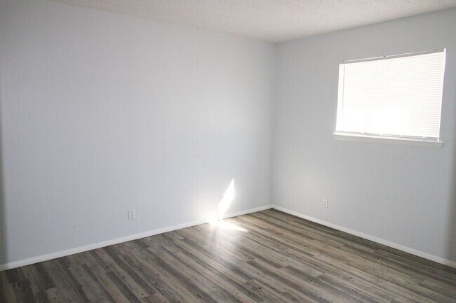 Building Photo - 6611 E Latimer Pl