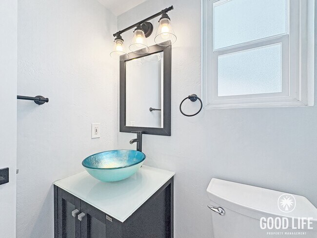 Building Photo - Sophisticated 2BD/2.5BA City Heights Home with Private Deck, Canyon Views & Soaking Tub