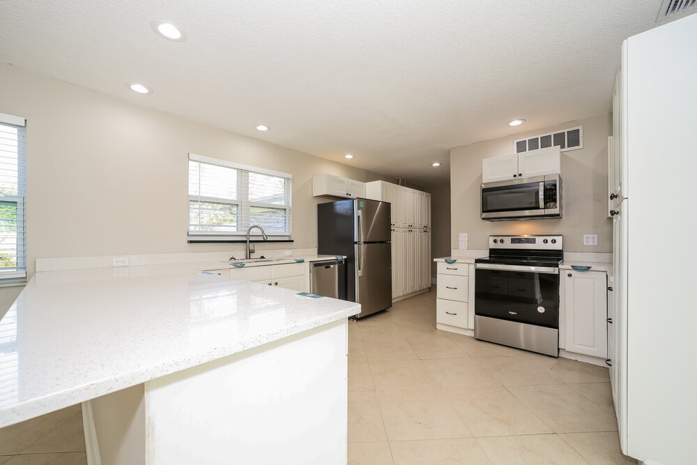 Building Photo - 3127 Watson Dr S