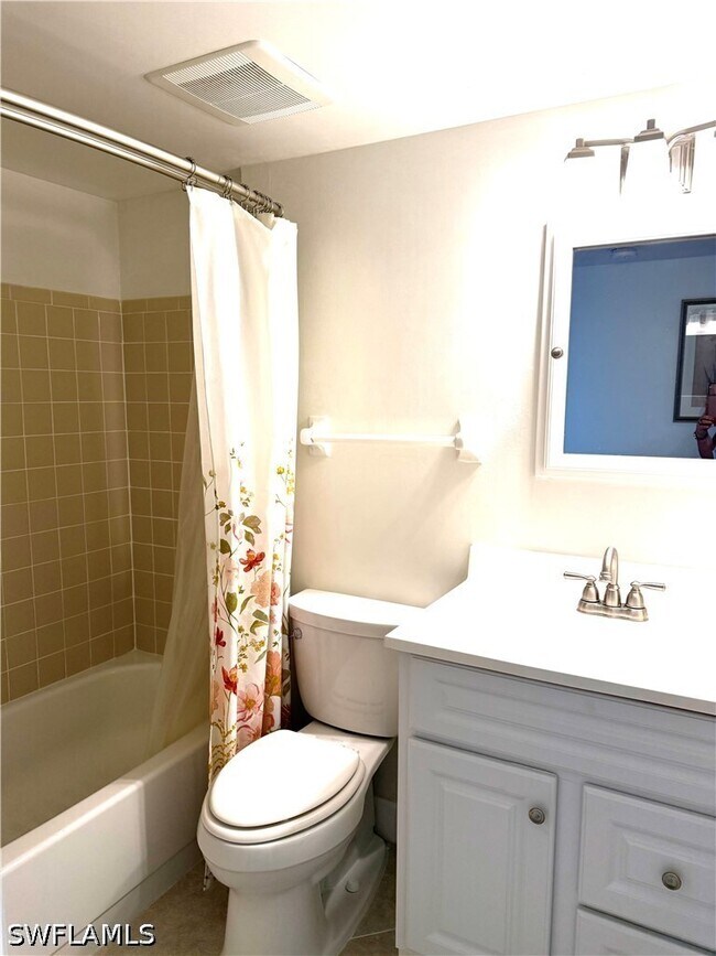 Building Photo - 3605 Boca Ciega Dr