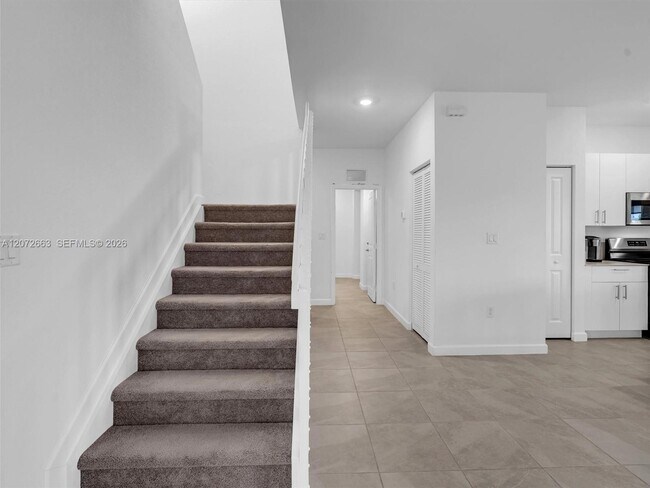 Building Photo - 2832 SE 23rd Ave