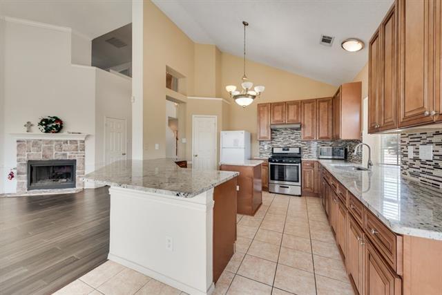 Building Photo - 3800 Rolling Hills Dr