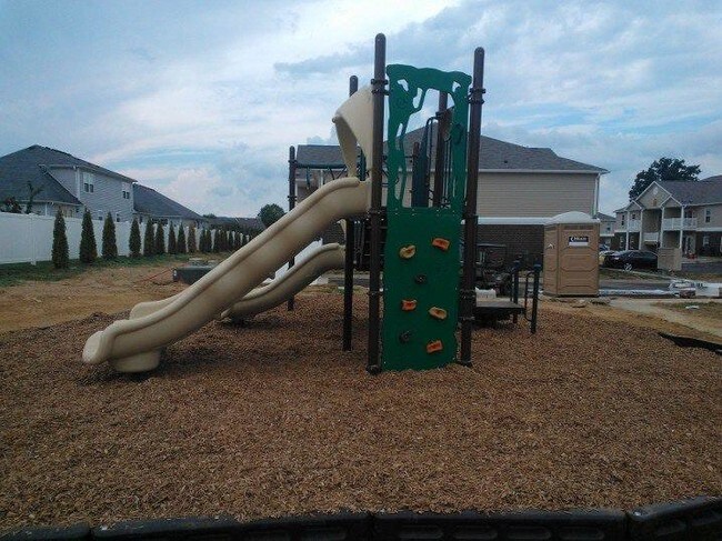 Building Photo - 6803 W Pages Ln