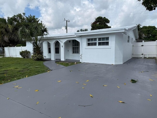 Building Photo - 1751 NW 34th Ave