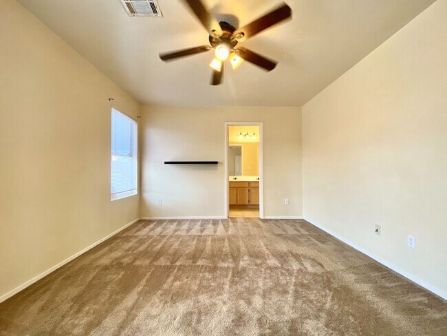 Building Photo - Charming single-story home