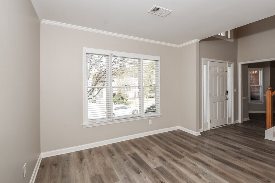 Building Photo - 2969 Kaley Dr NW