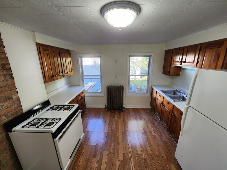 Building Photo - 95 3rd Ave