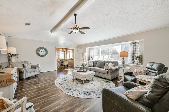 Building Photo - 3007 Chester Dr