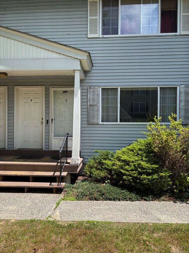 Primary Photo - 81 Chipman St