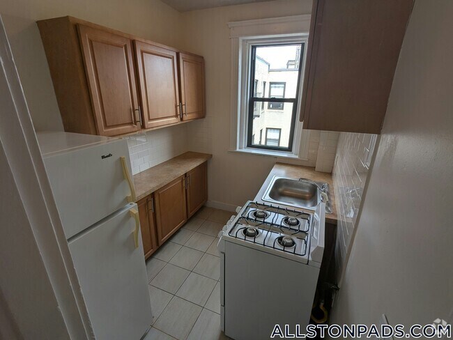 Building Photo - 1152 Commonwealth Ave
