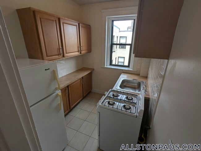 Primary Photo - 1152 Commonwealth Ave