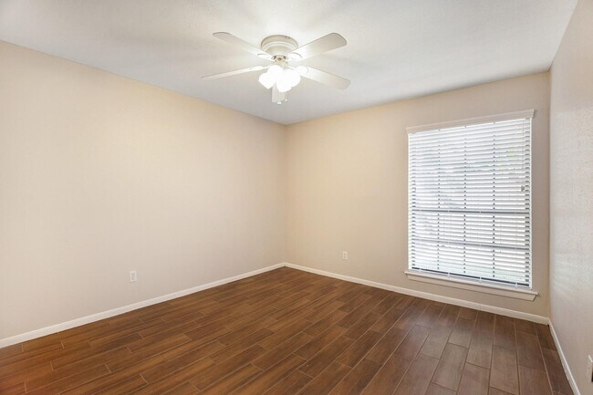 Building Photo - 18522 Glen Briar Ln