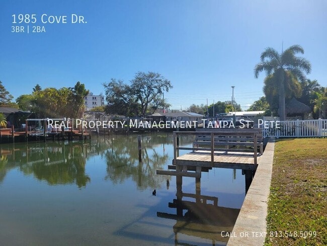 Building Photo - 1985 Cove Dr