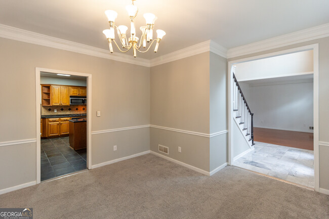 Building Photo - 155 Glenwood Ln